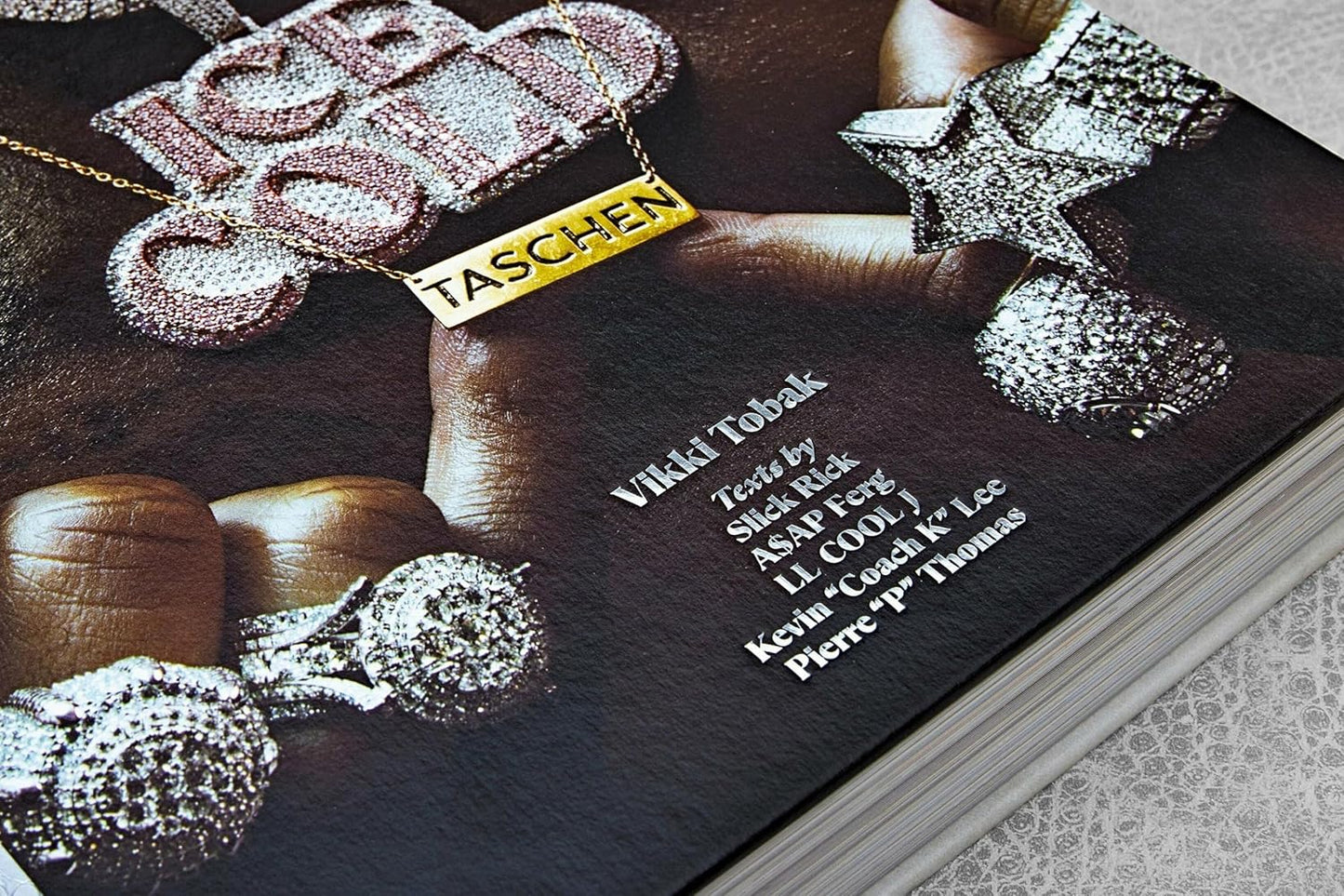 Taschen "Ice Cold. Hip-Hop Jewelry Story" - Book