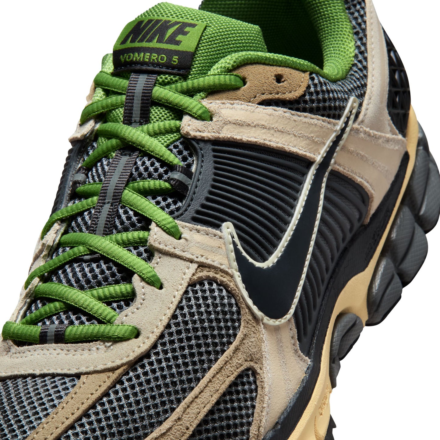 Nike "Zoom Vomero 5"  M - Pale Ivory / Off Noir / Smoke Grey
