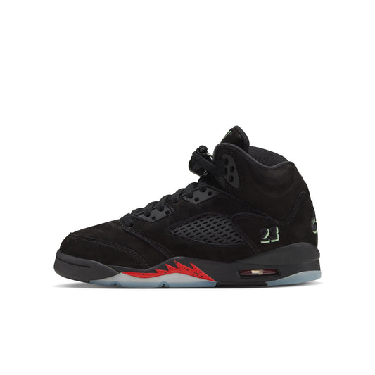 Air Jordan "5 Retro OG" Grade School - Black / Black / Picante Red