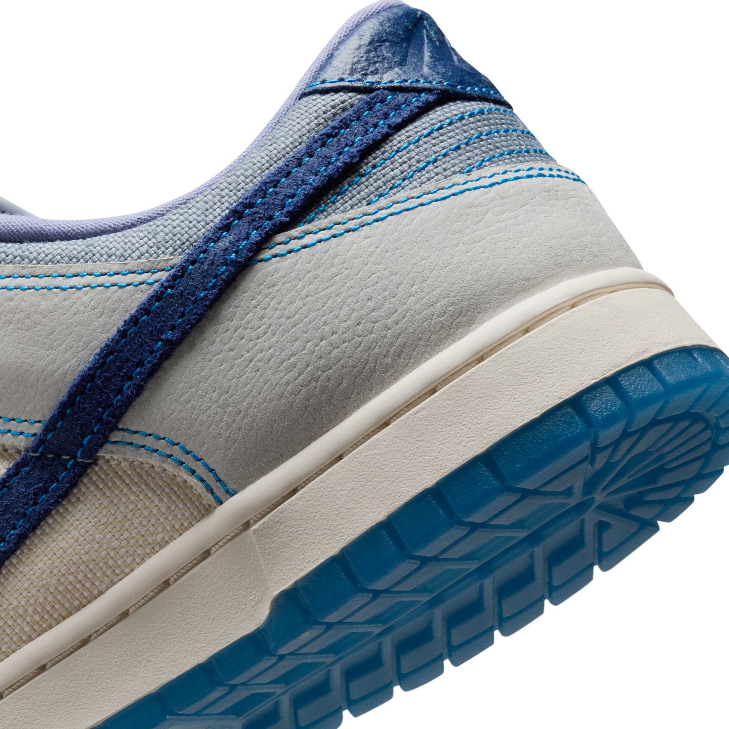 Nike "Dunk Low Retro SE" Mens - Summit White / Blue Void