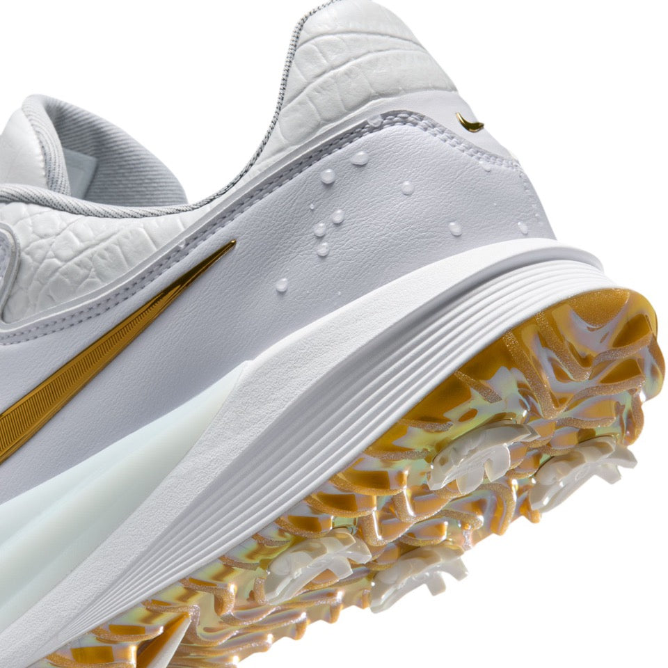 Nike "Victory Pro 4 NRG P26" Mens - White / Metallic Gold