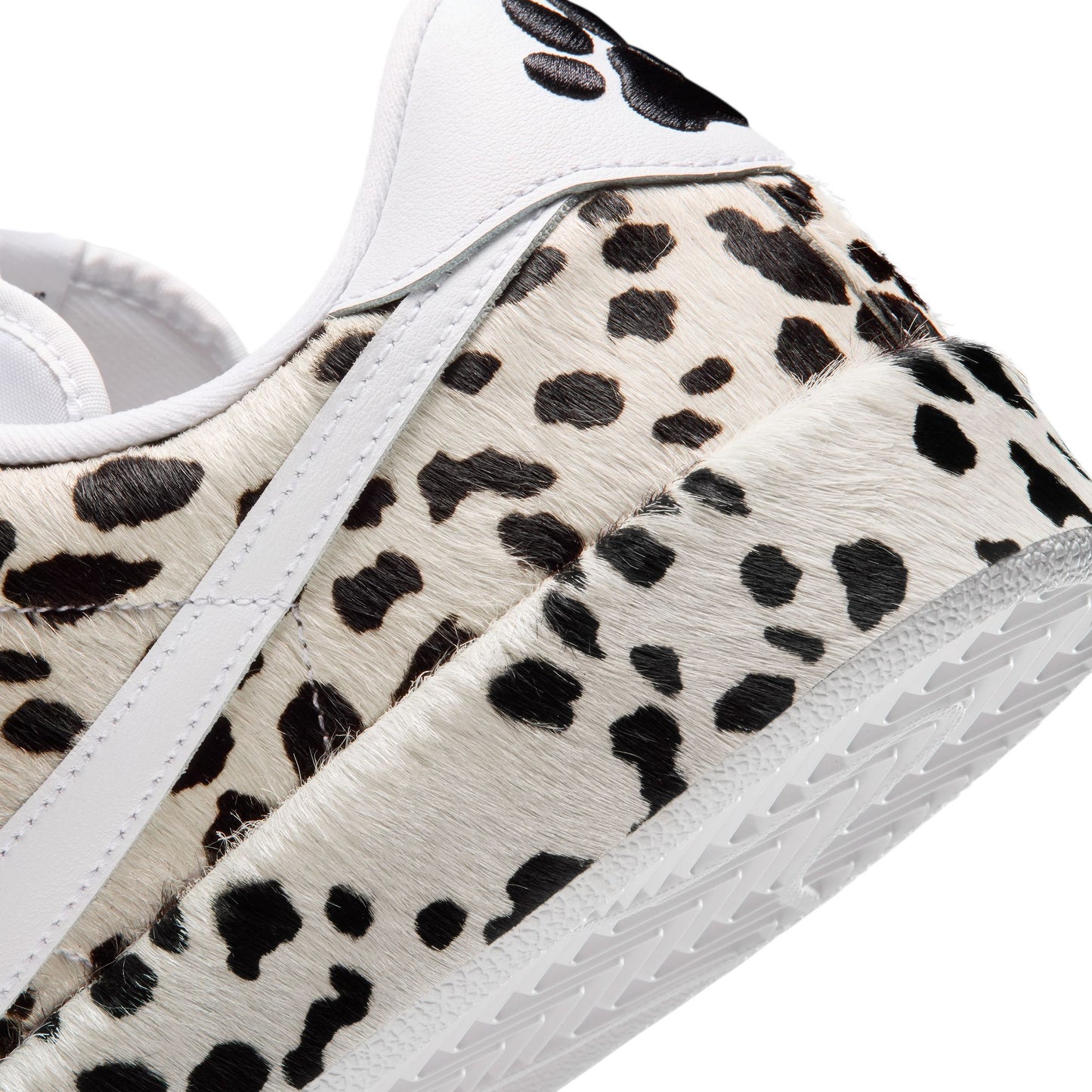 Nike "Tennis CS PRM Chew Dog" Mens - White / White / Black