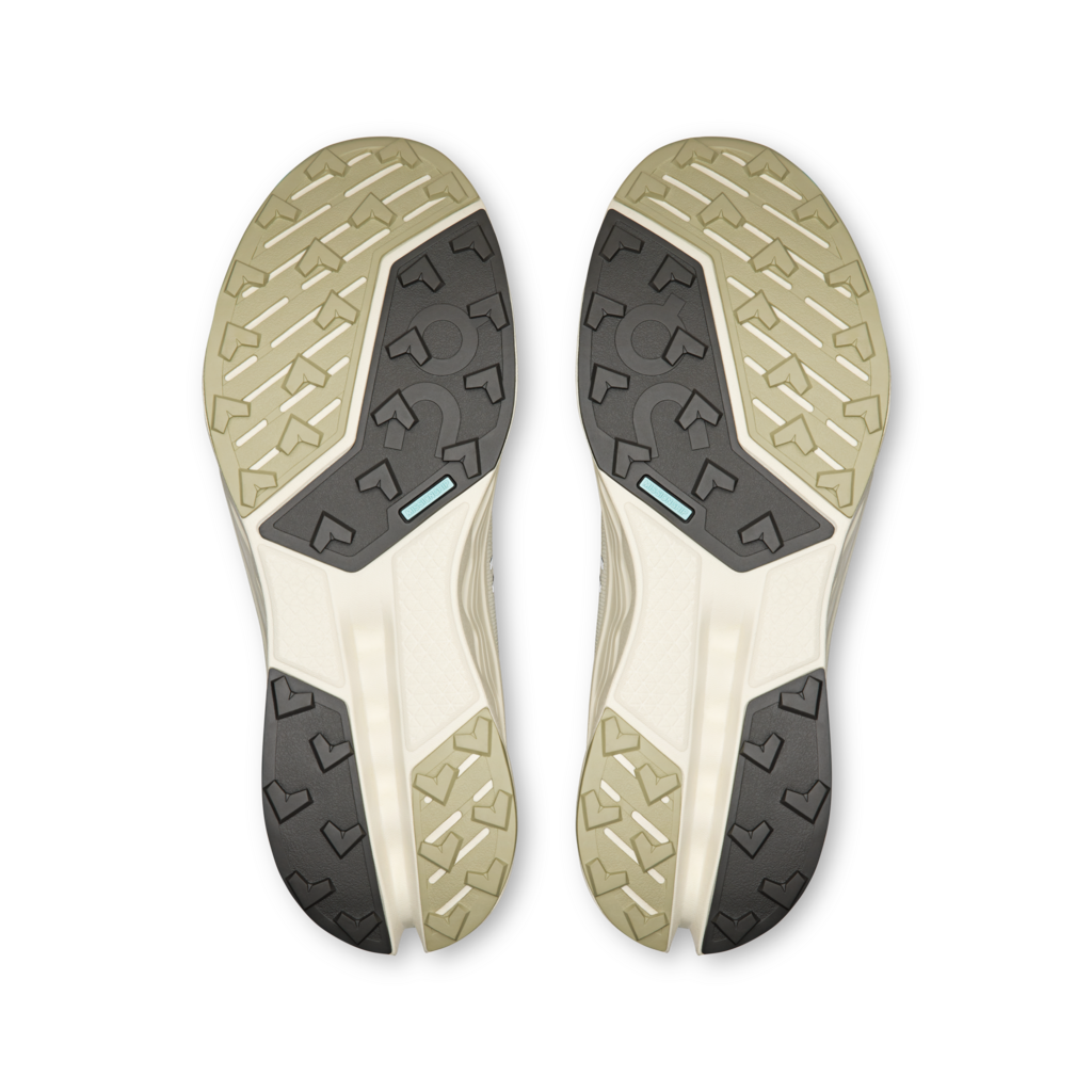 On "Cloudsurfer Trail 2" Mens - Chalk / Ghost