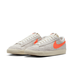 Nike "Blazer Low '77 PRM" M - Summit White / Safety Orange