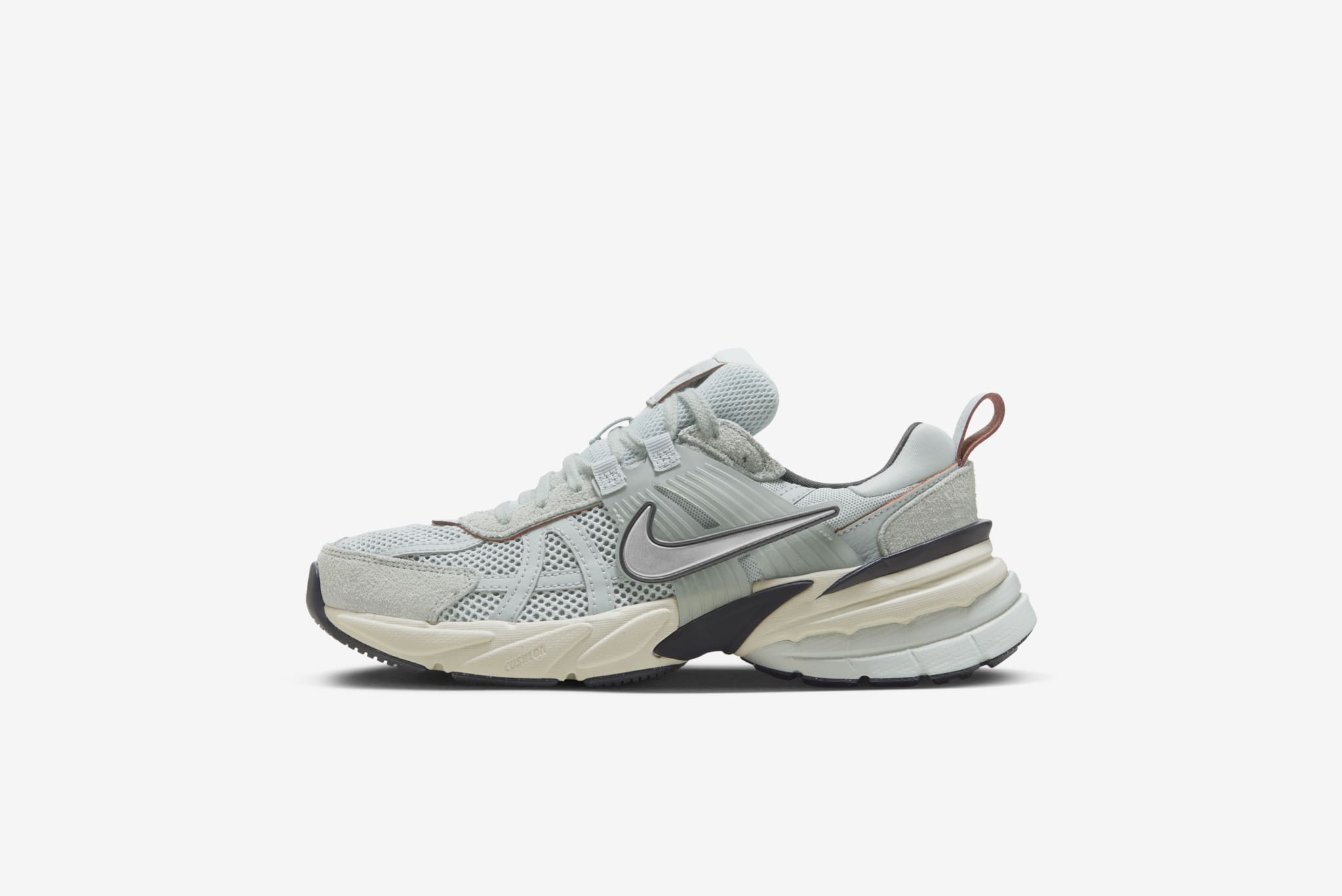 ◆正規品◆NIKE V2K RUN LIGHT PUMICE(W)◆関税/送料込◆人気◆ Nike-3_77b7c684-279b-42b8-95b8