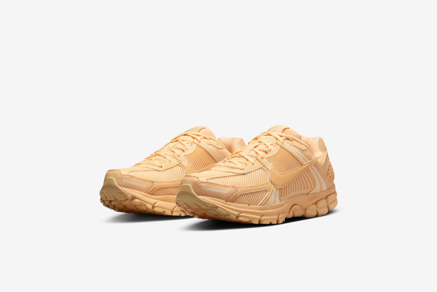 Nike "Zoom Vomero 5" M - Celestial Gold