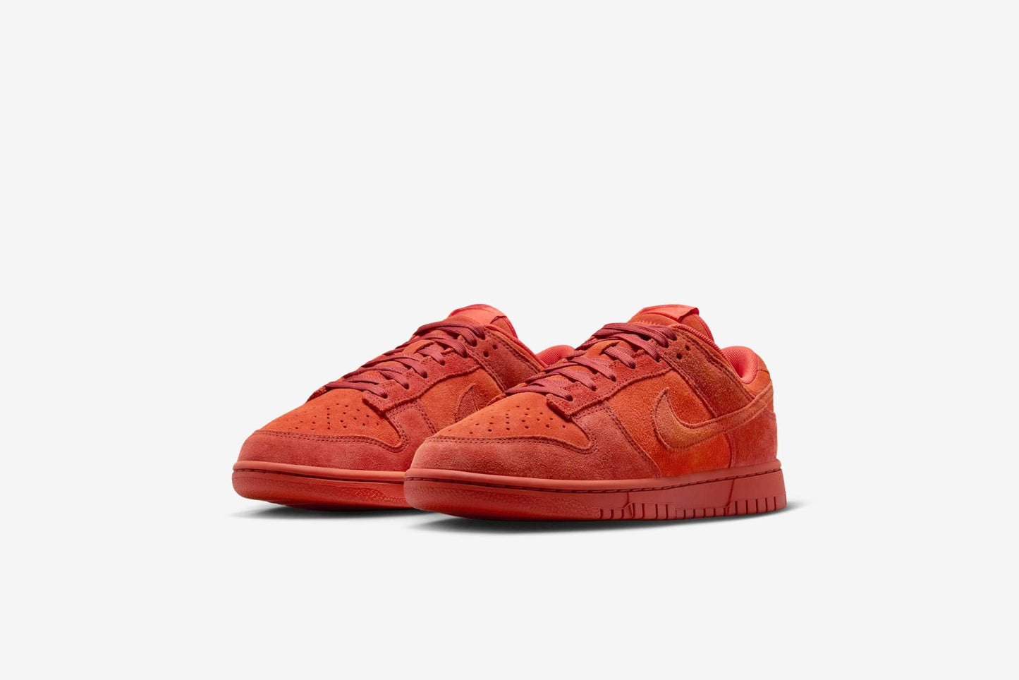 Nike "Dunk Low SE" W - Picante Red / Dragon Red