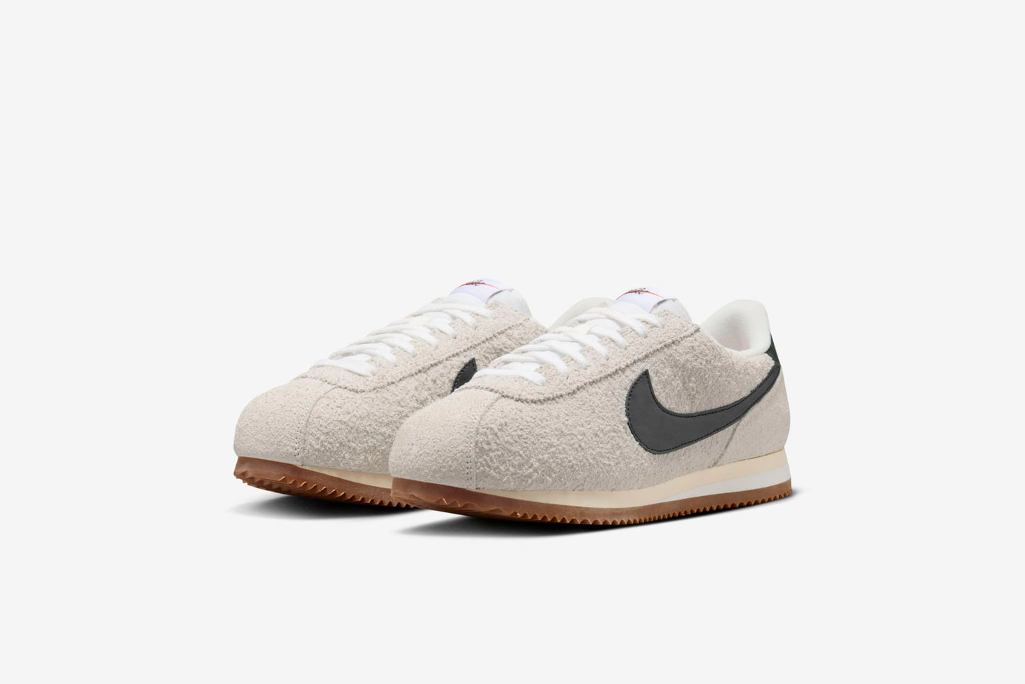 Nike "Cortez VNTG" W - Summit White / Black / Muslin