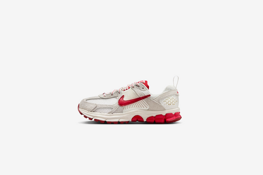 Nike "Vomero 5" Grade School - Sail / University Red