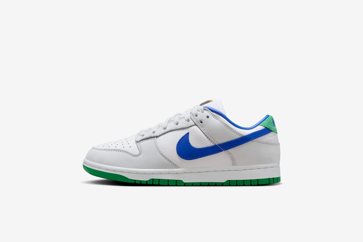 Nike "Dunk Low" W - White / Photo Blue / Photon Dust / Stadium Green