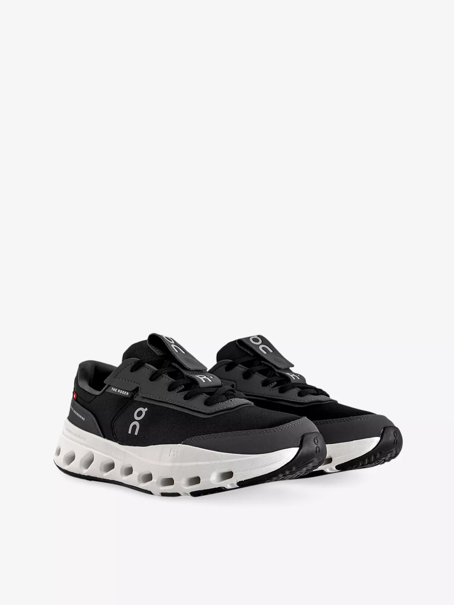 On "The Roger Wildcard" Mens - Black / White