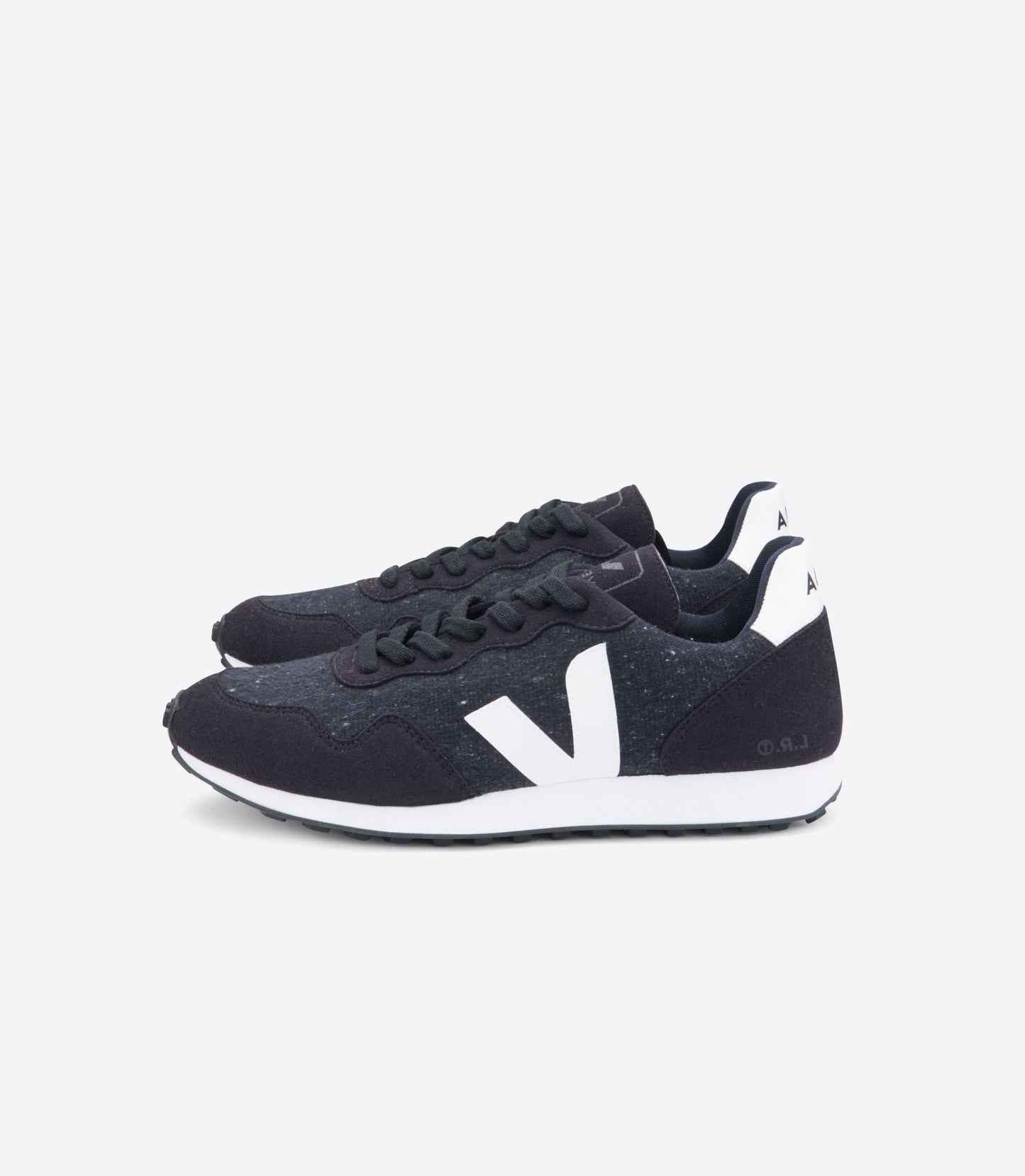 Veja "SDU Res Flannel" W - Dark / White