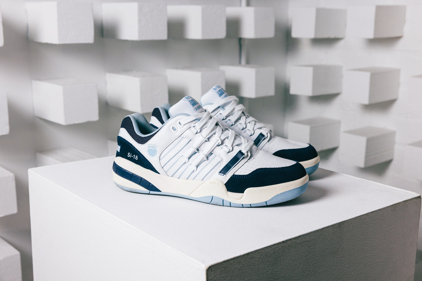 K-Swiss "SI-18" M - White / Navy / Light Blue