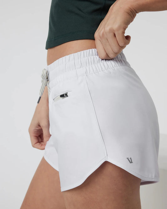 Vuori "Clementine 2.0 Short 4" Womens - White