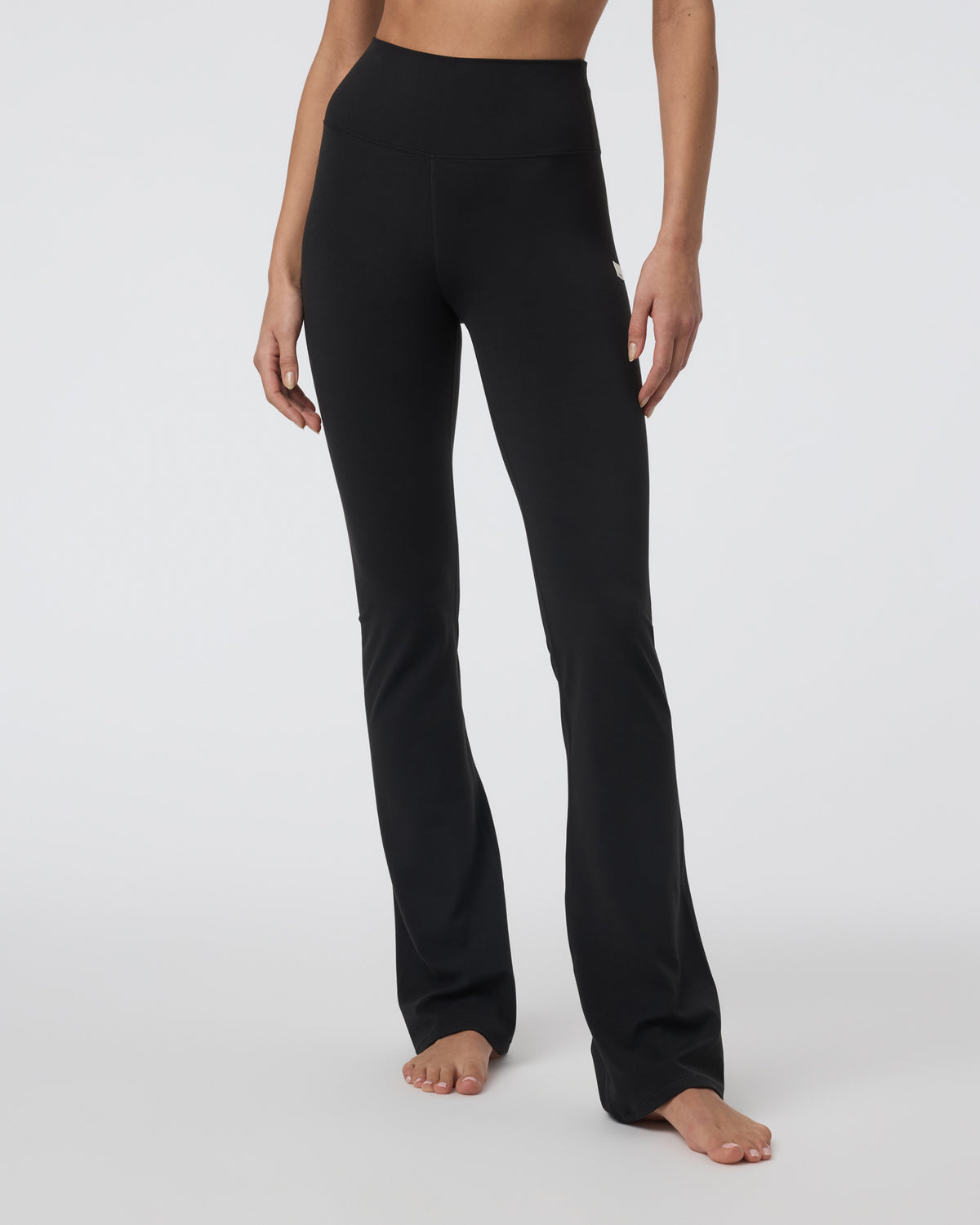 Vuori "All The Feels Slim Flare" Womens - Black