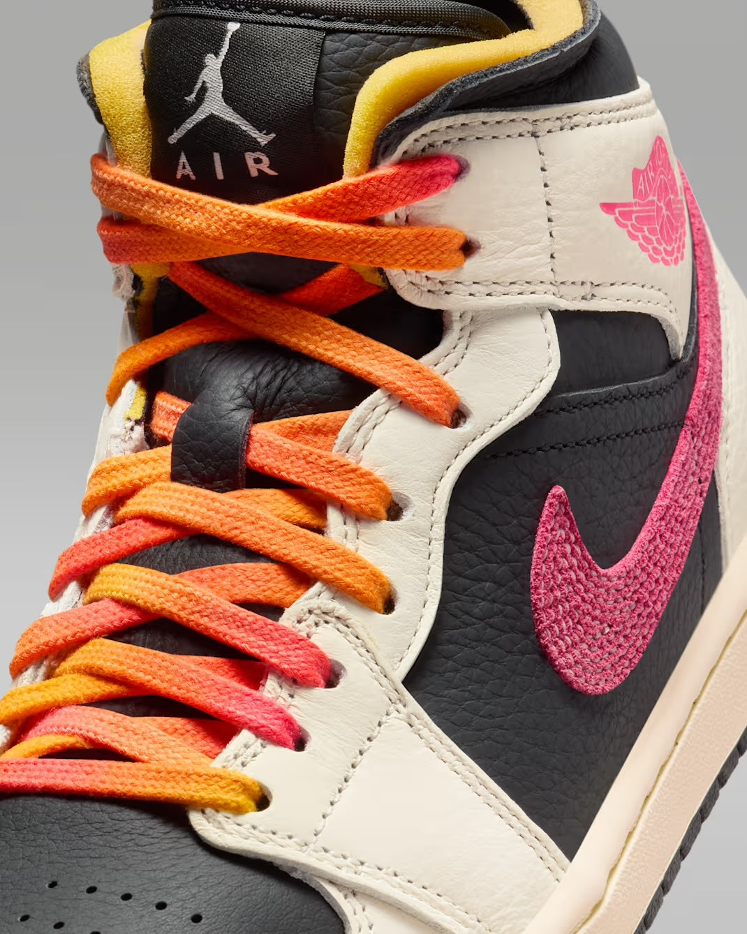 Jordan "1 Mid SE EDG" W - Pale Ivory / Racer Pink / Black