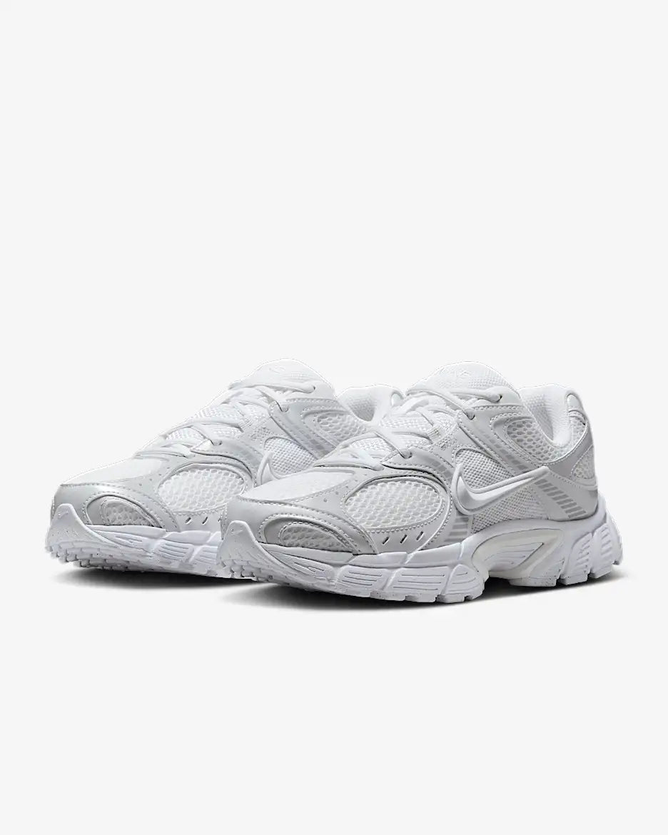 Nike "V5 RNR" W - White / White