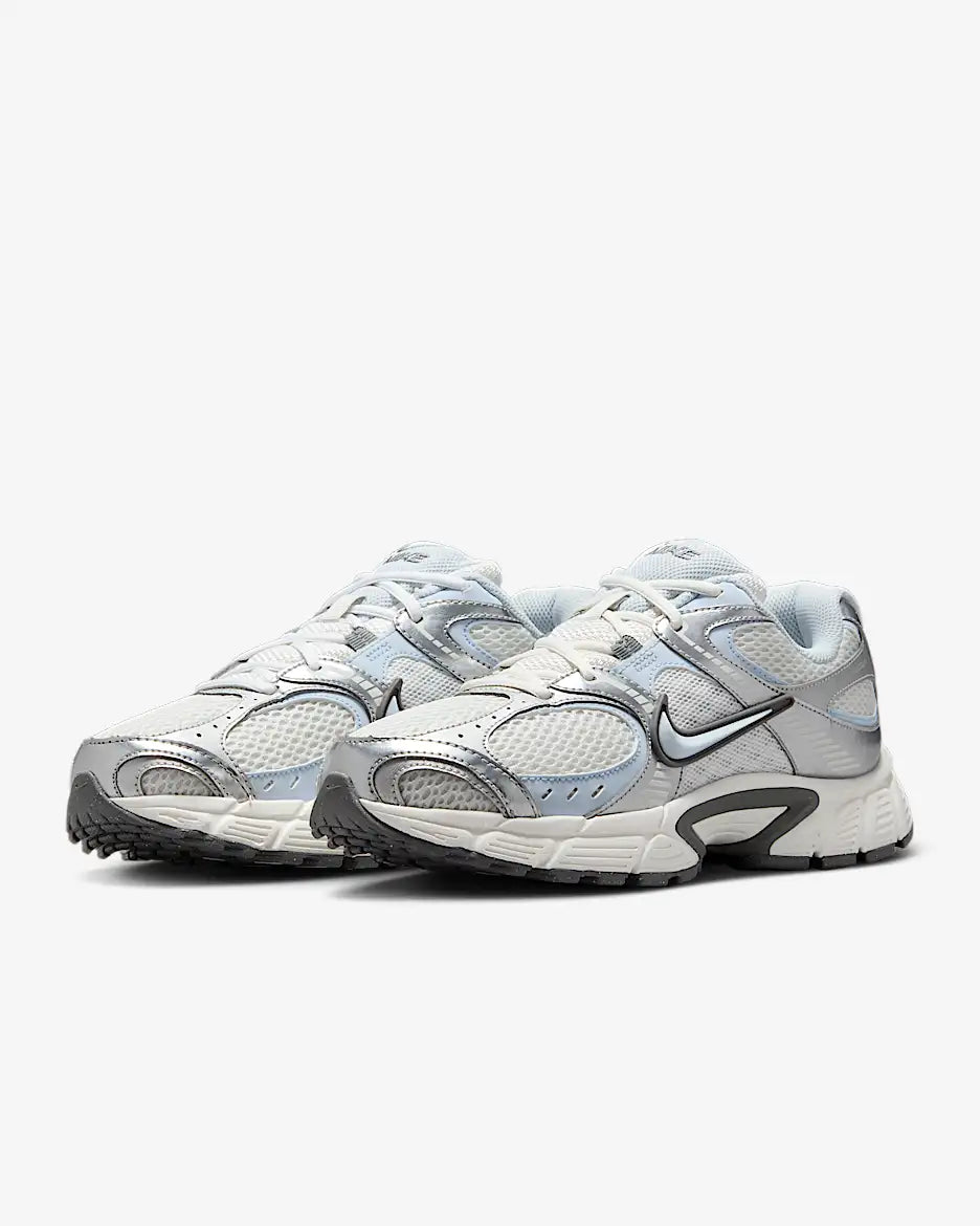 Nike "V5 RNR" W - Summit White / Smoke Grey