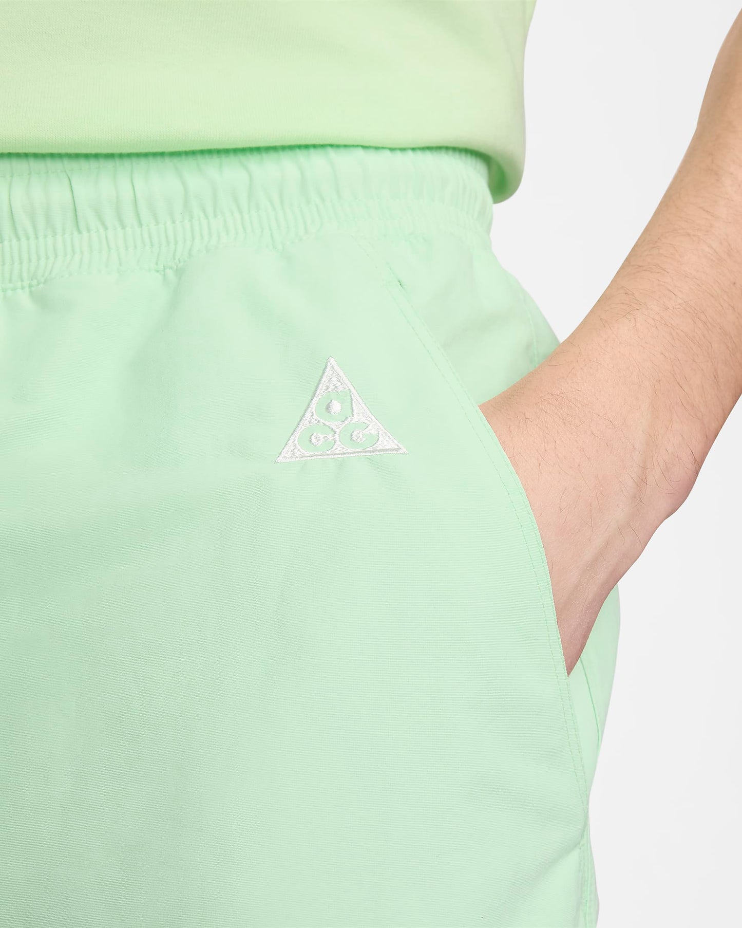 Nike "ACG Reservoir Goat Shorts" M - Vapor Green/Summit White