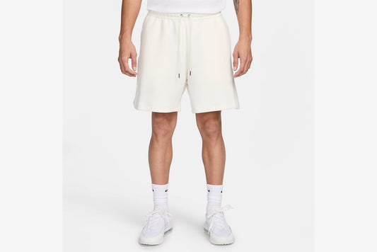 Nike "Sportswear Tech Fleece Reimagined Shorts" M - Sail
