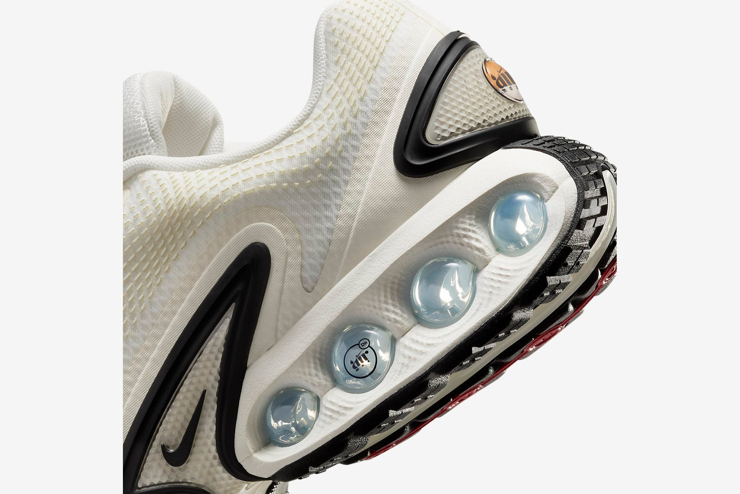 Nike "Air Max DN" M - Sail / Black / Coconut Milk / Beach