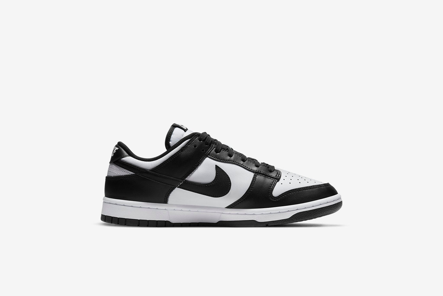 Nike "Dunk Low Retro" M - White / Black