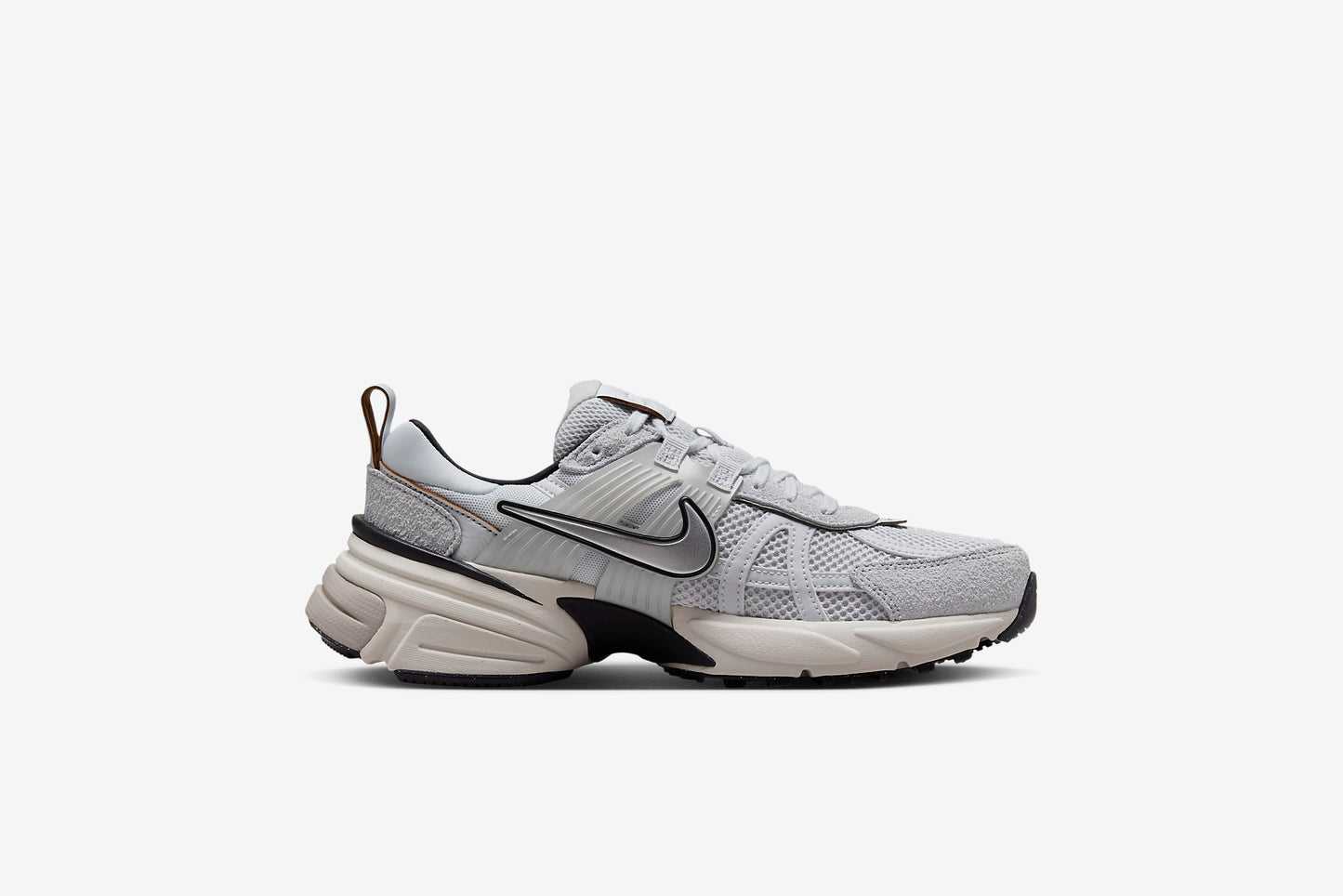 Nike "V2K Run" W - Pure Platinum / Chrome