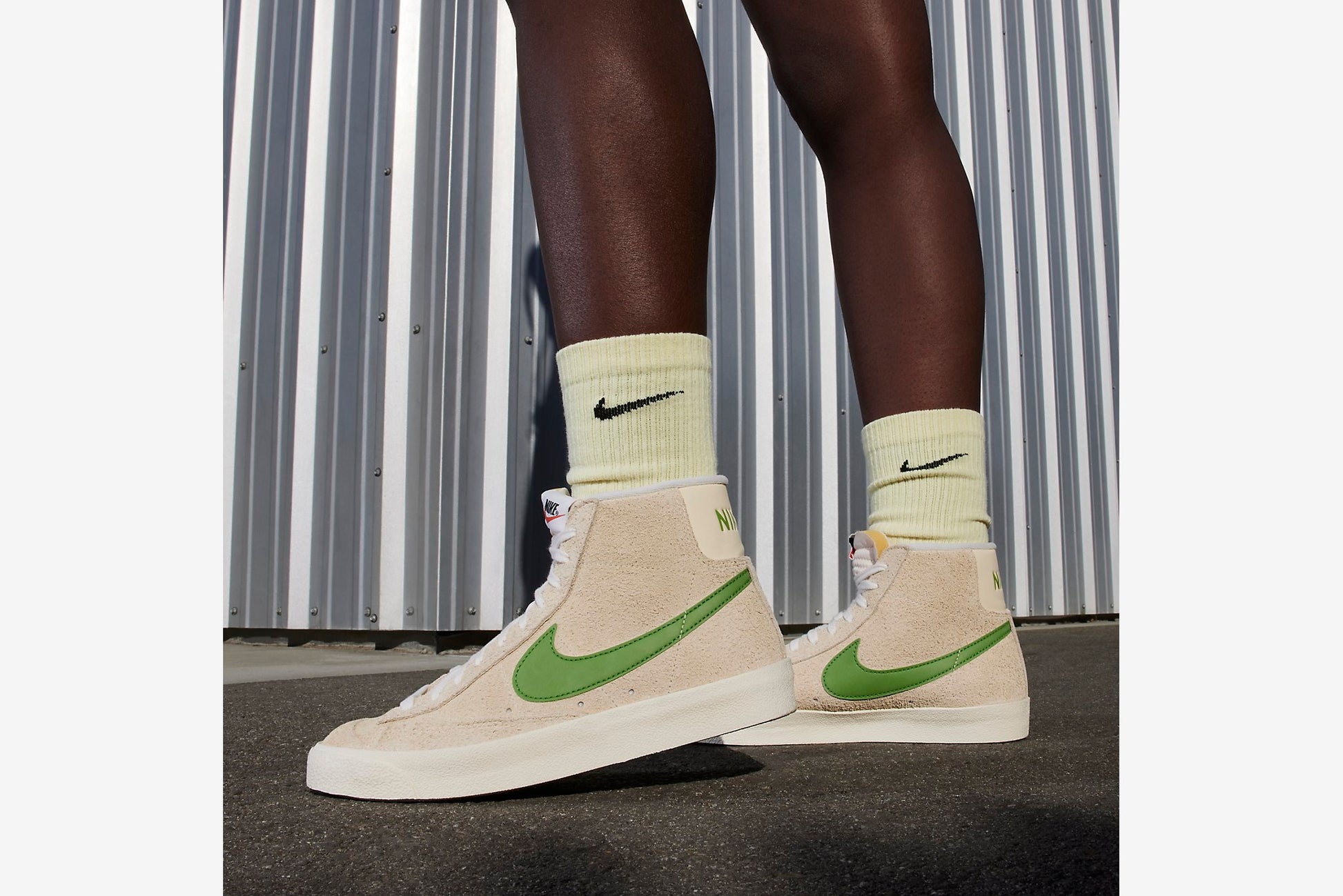 nike casual shoes with no laces back on boots