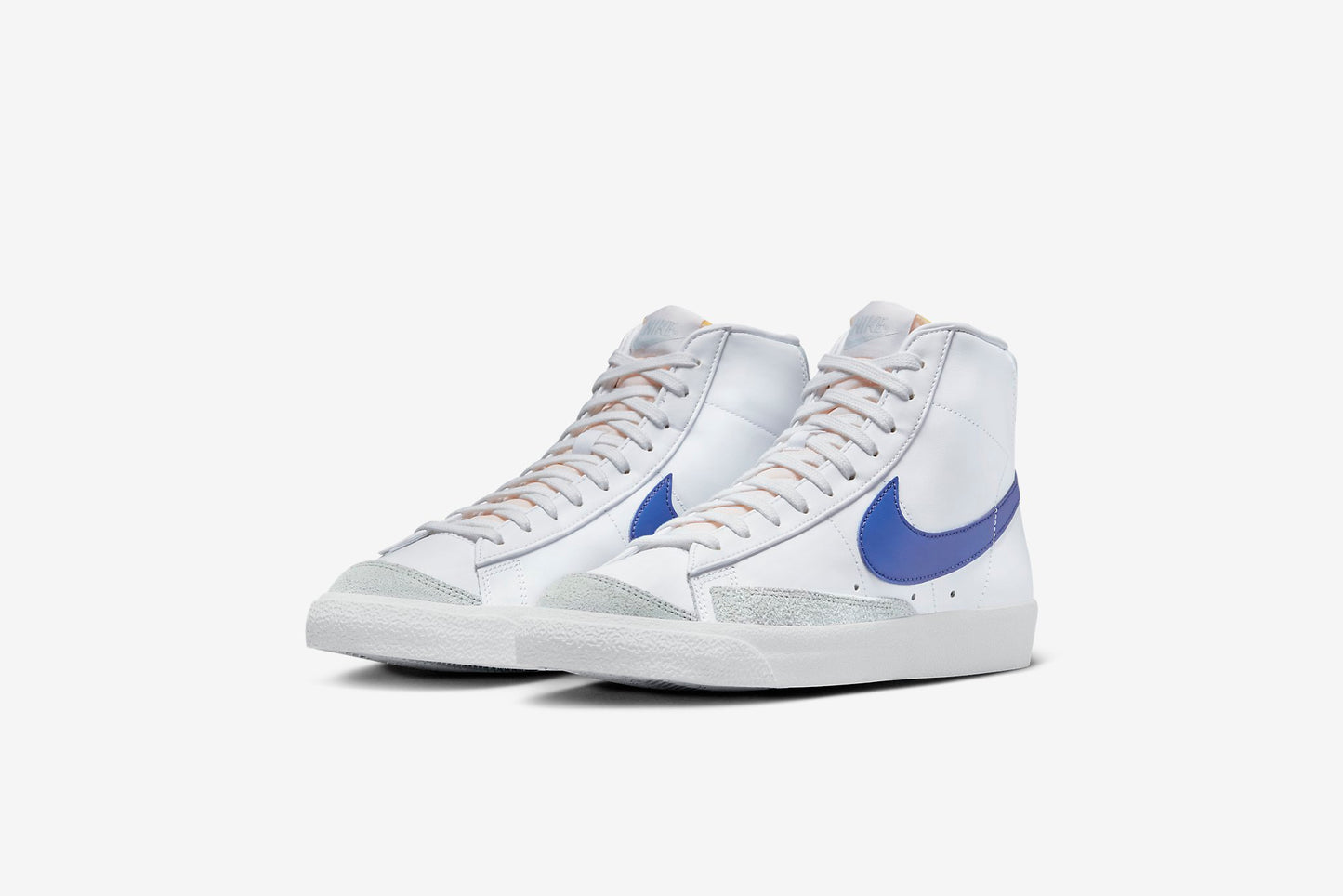 Nike "Blazer Mid '77 VNTG" M - White / Game Royal / Pure Platinum