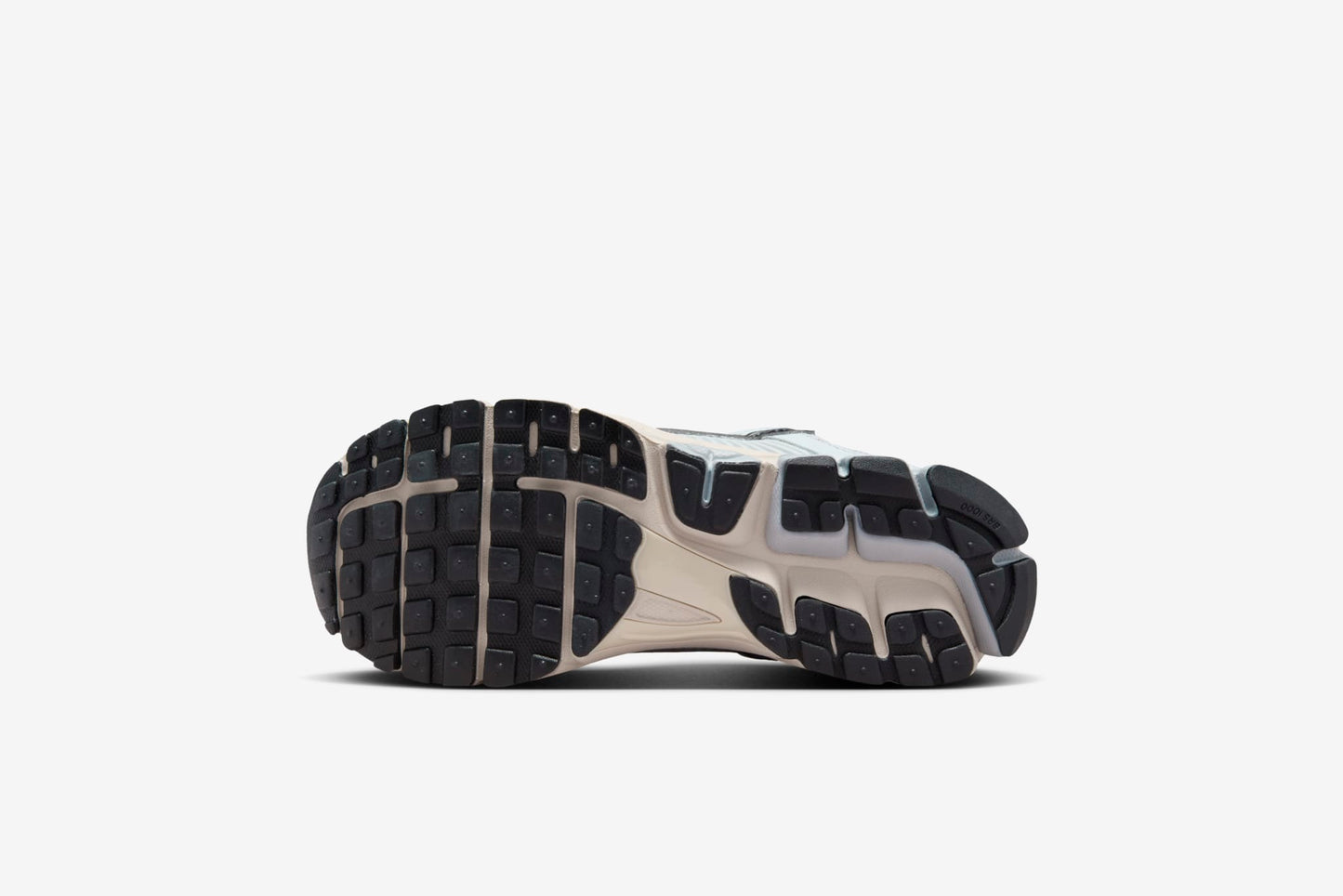 Nike "Vomero 5" W - Pure Platinum / Chrome