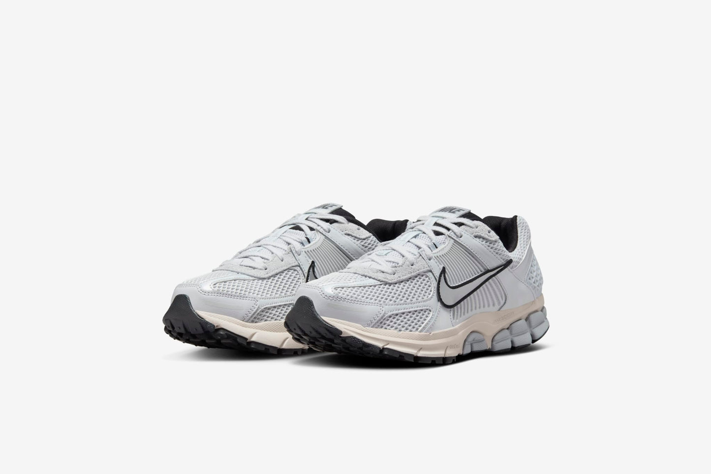 Nike "Vomero 5" W - Pure Platinum / Chrome