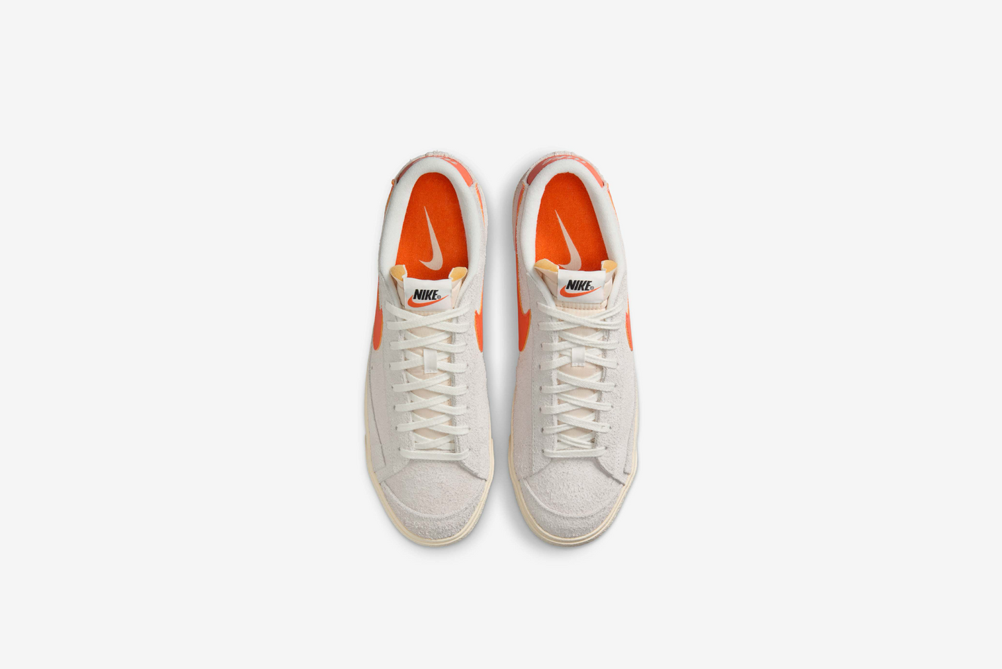 Nike "Blazer Low '77 PRM" M - Summit White / Safety Orange