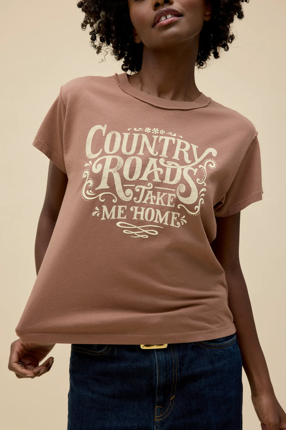 Daydreamer "John Denver Country Road Reverse Gf Tee" W - Mocha Mousse