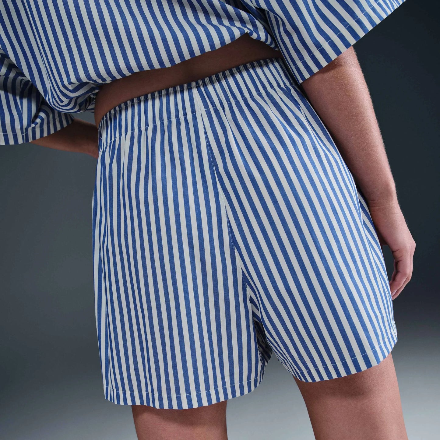 Nike "Mid Rise Loose Striped Shorts" W - Game Royal / Sail