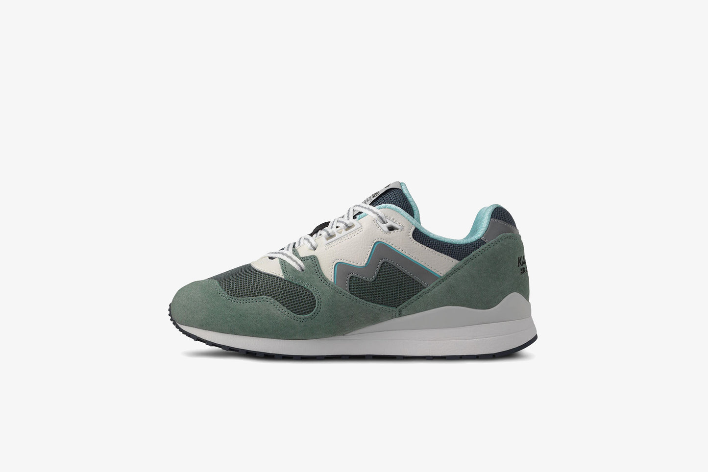 Karhu "Synchron Classic" M - Iceberg Green / Lily White