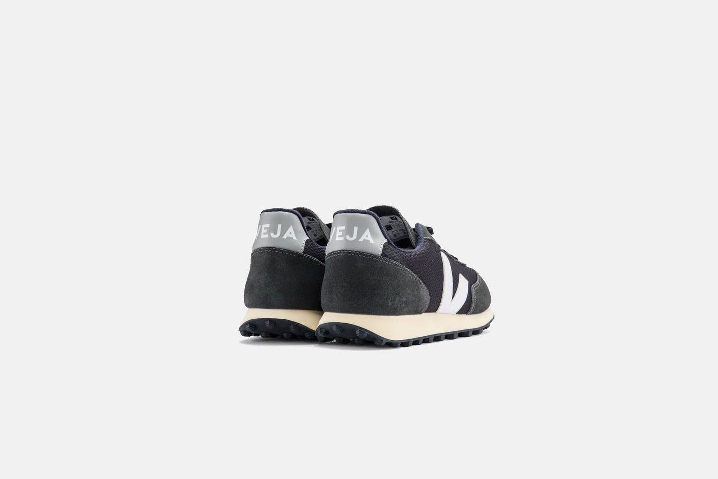 Veja "Rio Branco" M - Black / White / Oxford Grey