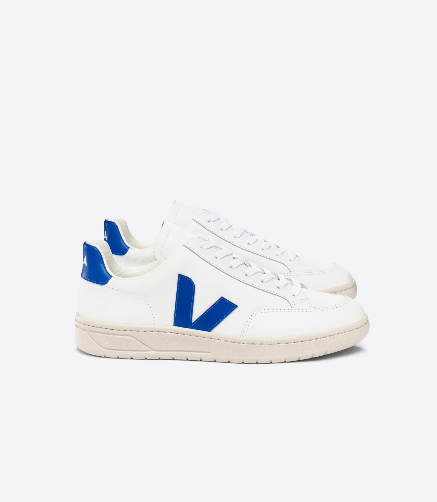 Veja "V-12 Leather " M - Extra White / Paros Blue