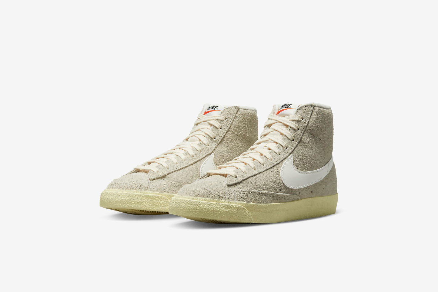 Nike "Blazer Mid '77" W - Light Bone / Sail / Alabaster
