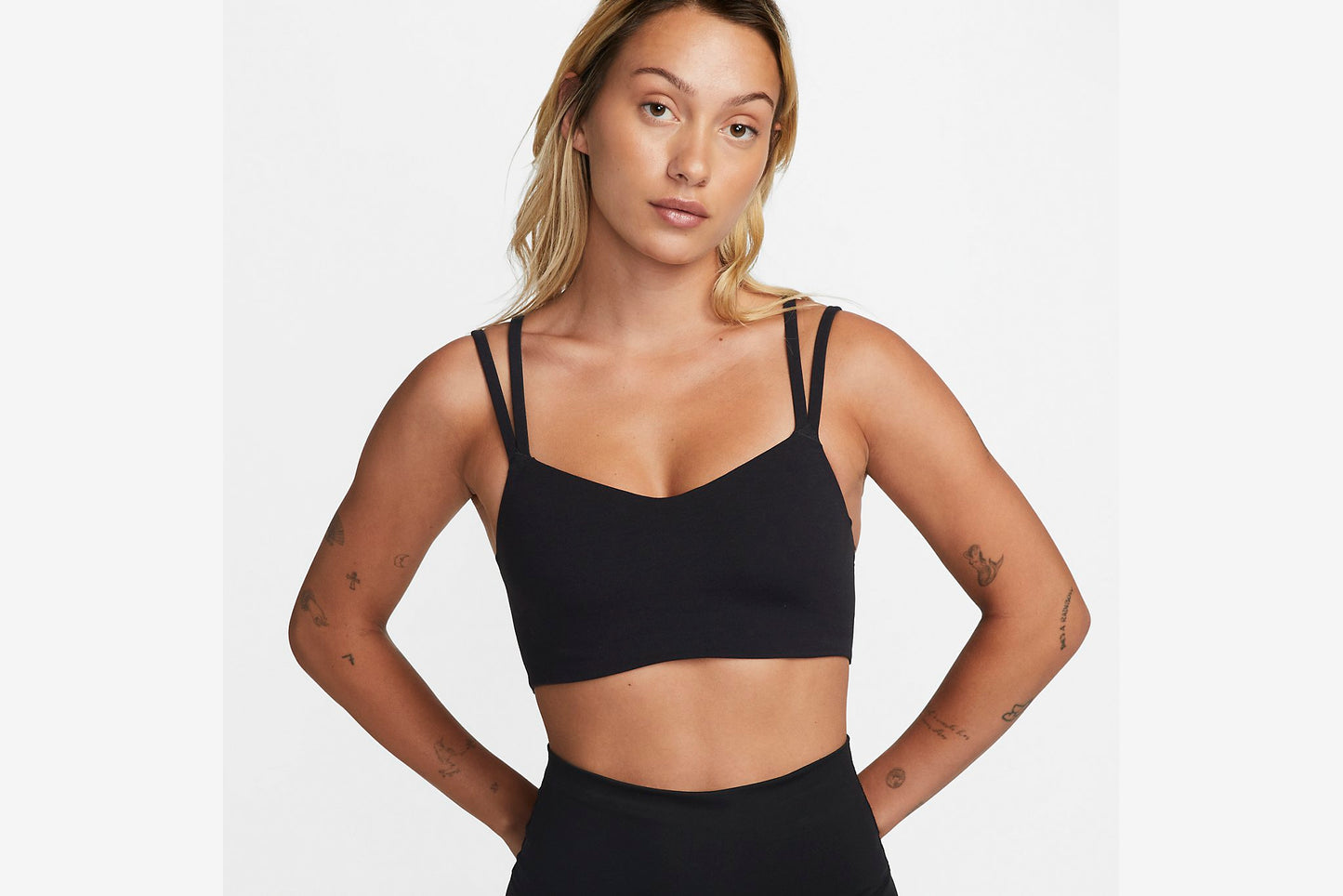 Nike "Alate Trace" Bra - W - Black / Black