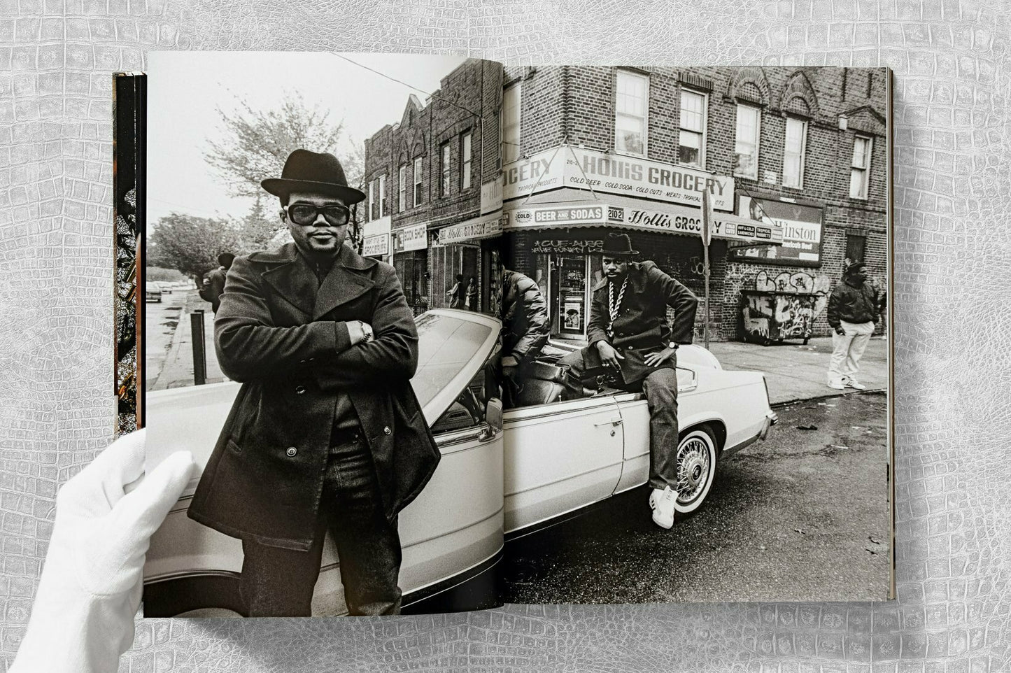 Taschen "Ice Cold. Hip-Hop Jewelry Story" - Book