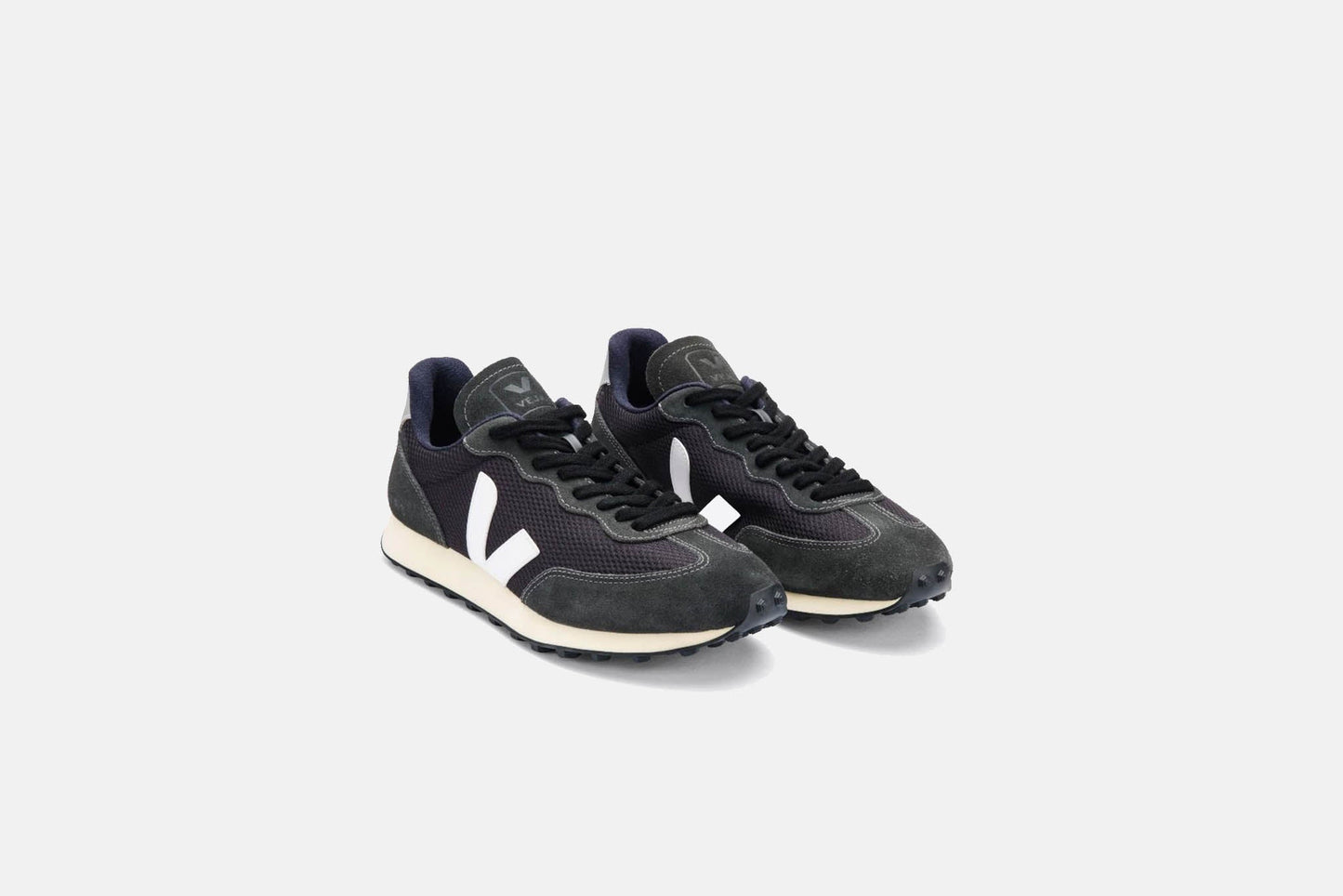 Veja "Rio Branco" M - Black / White / Oxford Grey