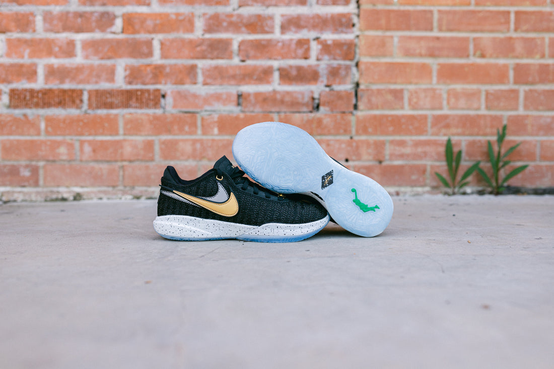 Nike "LeBron Low XX - Black / Metallic Gold"