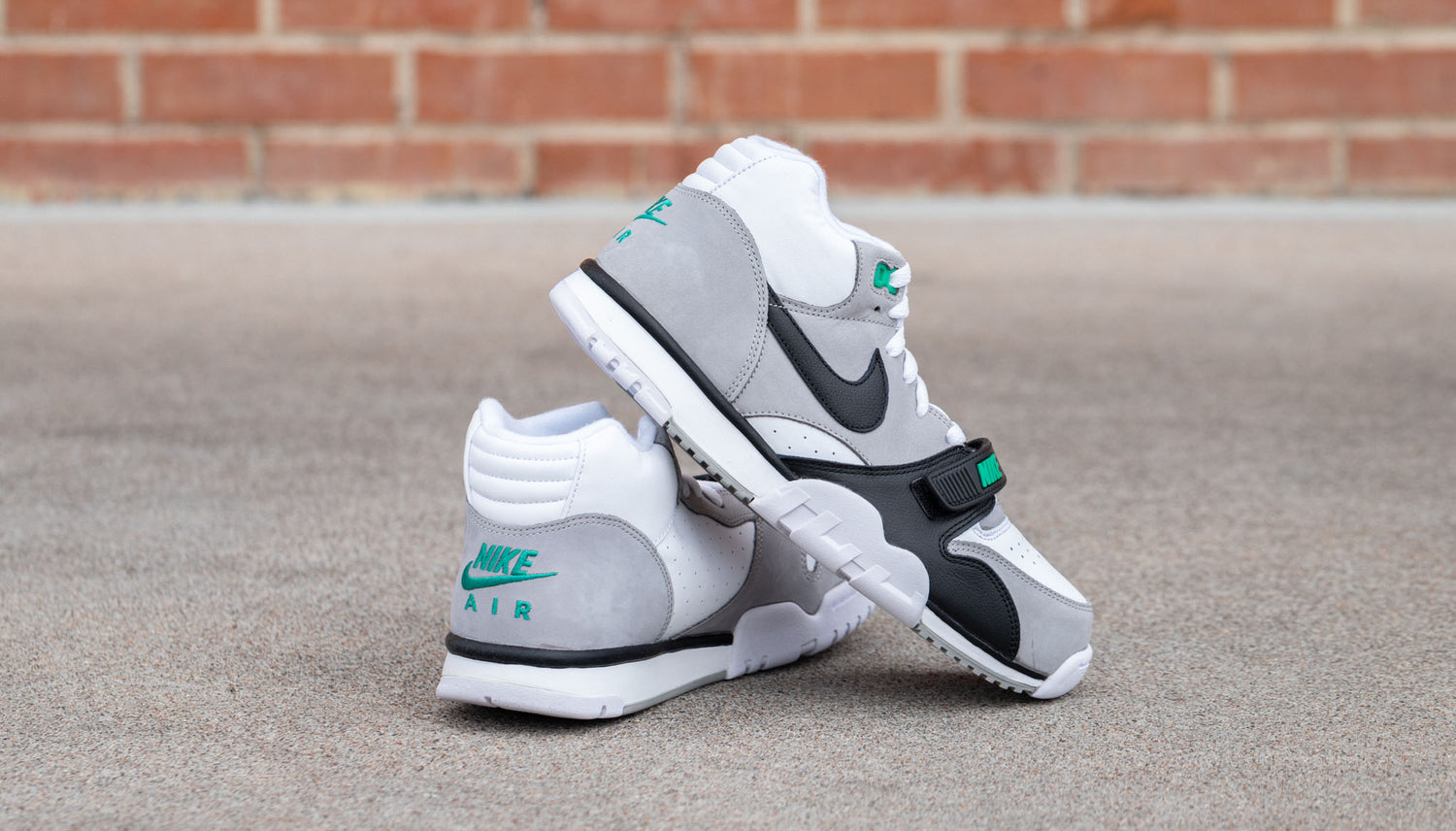 nike air trainer 1 mid chlorophyll