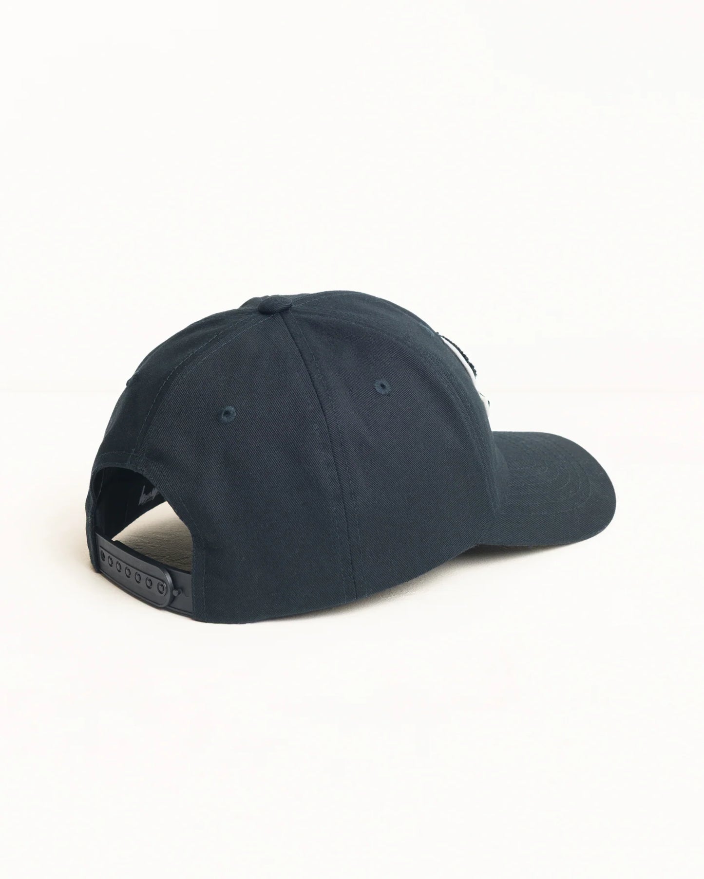 Stussy "Chenile S Snapback Cap" - Onyx