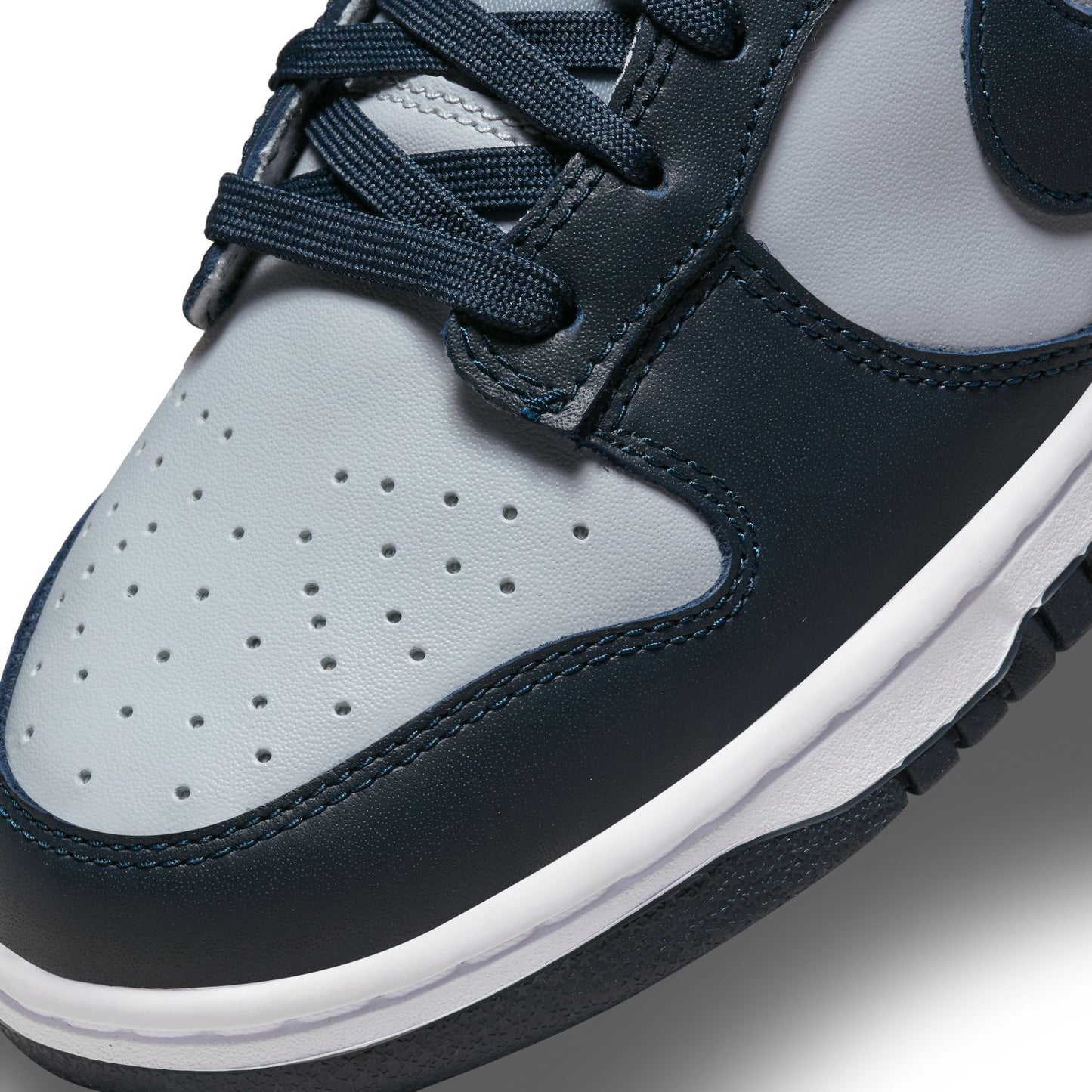 Nike "Dunk Low SP" Mens - Wolf Grey / Dark Obsidian