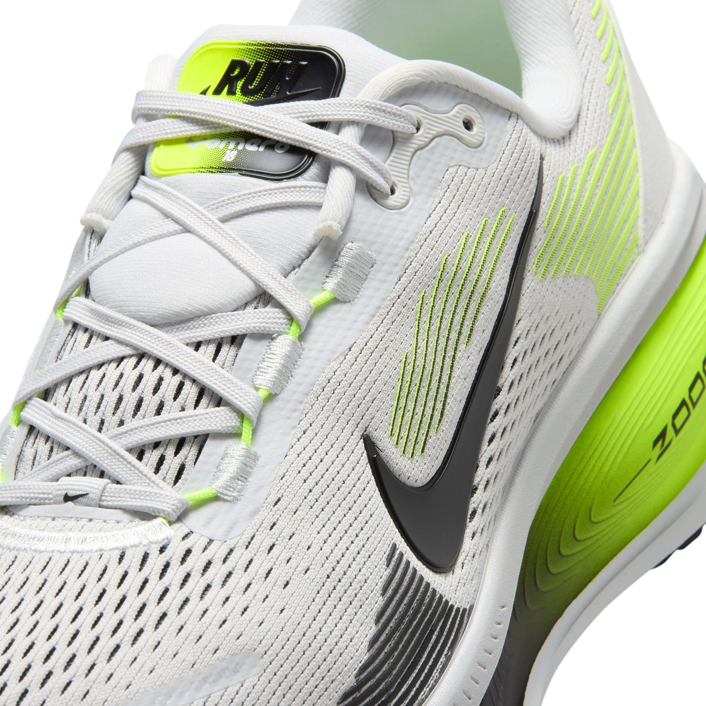 Nike "Vomero 18" Mens - Photon Dust / Black / Volt