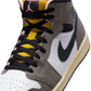 Air Jordan "1 Mid SE" M - White / Oil Grey