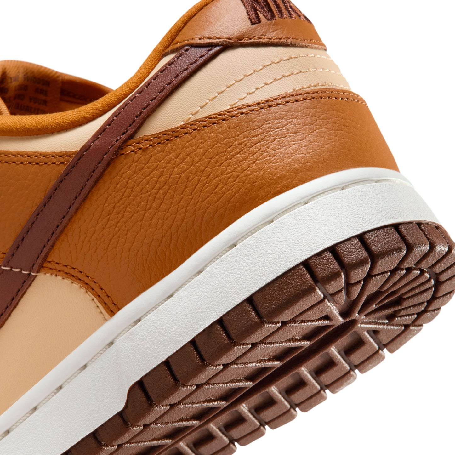 Nike "Dunk Low" Womens - Desert Ochre / Fauna Brown