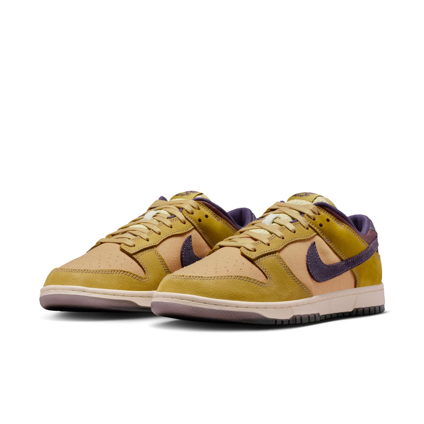 Nike "Dunk Low Retro SE" Mens - Buff Gold / Dark Raisin