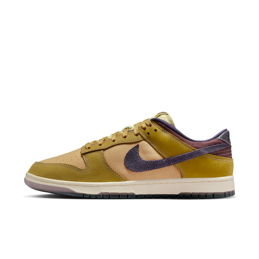 Nike "Dunk Low Retro SE" Mens - Buff Gold / Dark Raisin